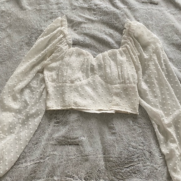 Beautiful white blouse! - Picture 2 of 10